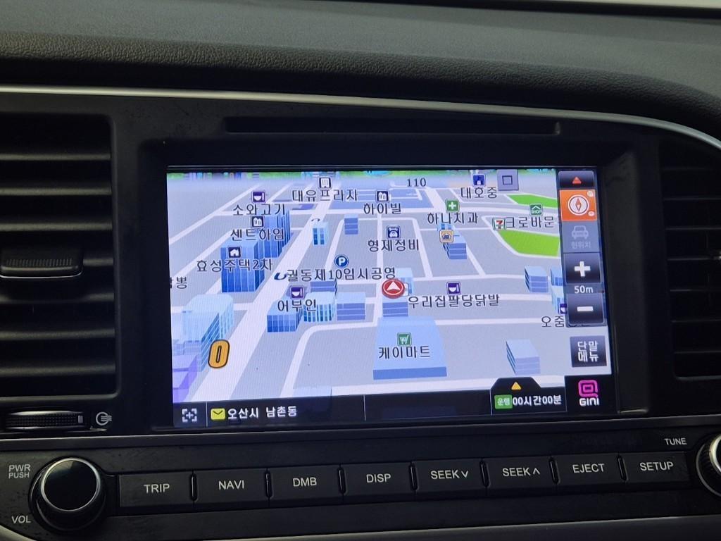 HYUNDAI Avante - Vista 6