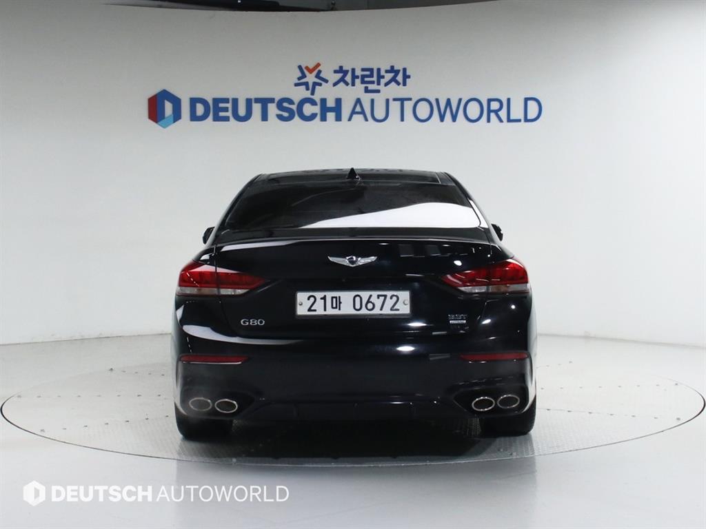 HYUNDAI Genesis - Vista 4