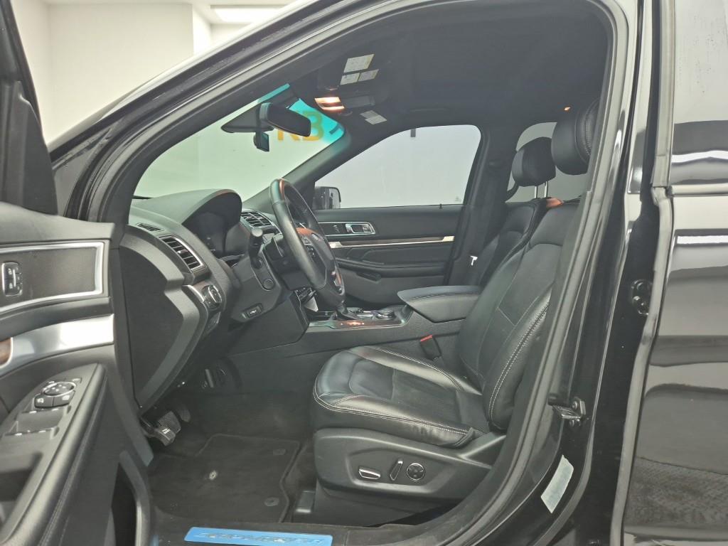 Ford Explorer - Vista 11