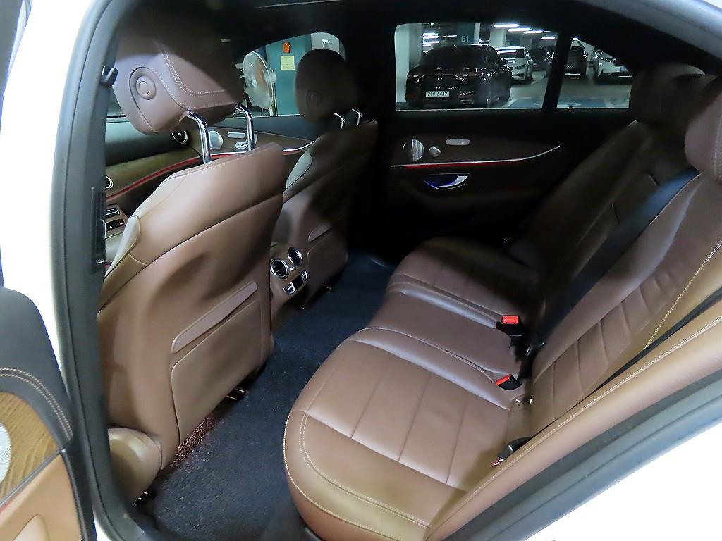 Mercedes Benz E class - Vista 7