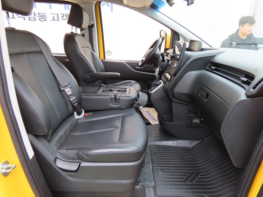 HYUNDAI Staria 2022 Amarillo - Importación desde Corea - HF Imports Iquique - Foto 16
