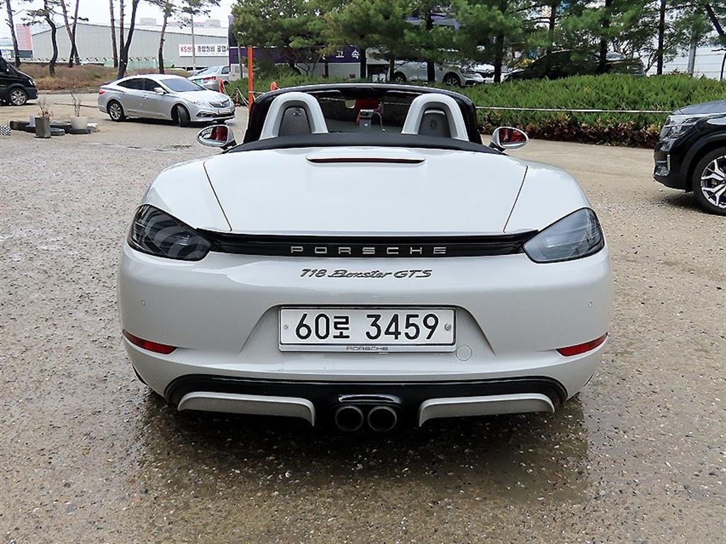 Porsche 718 - Vista 8