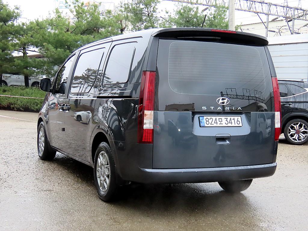 HYUNDAI Staria - Vista 3