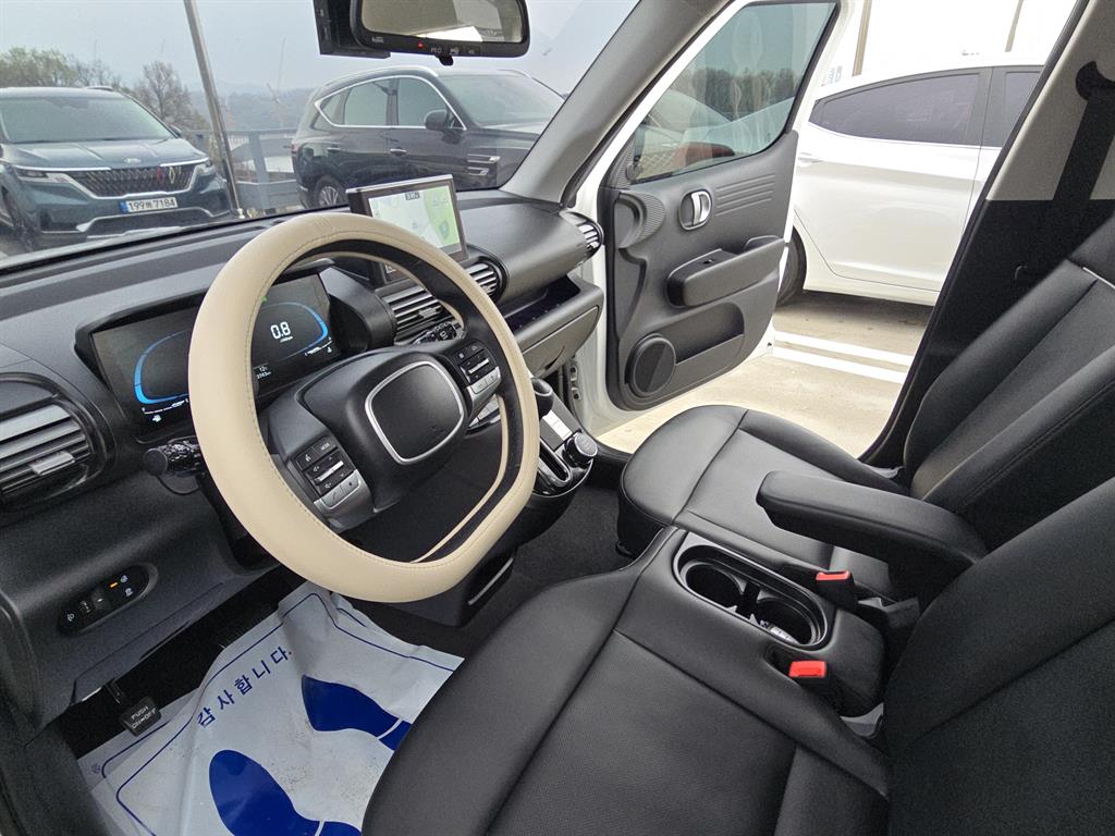 HYUNDAI Casper - Vista 8