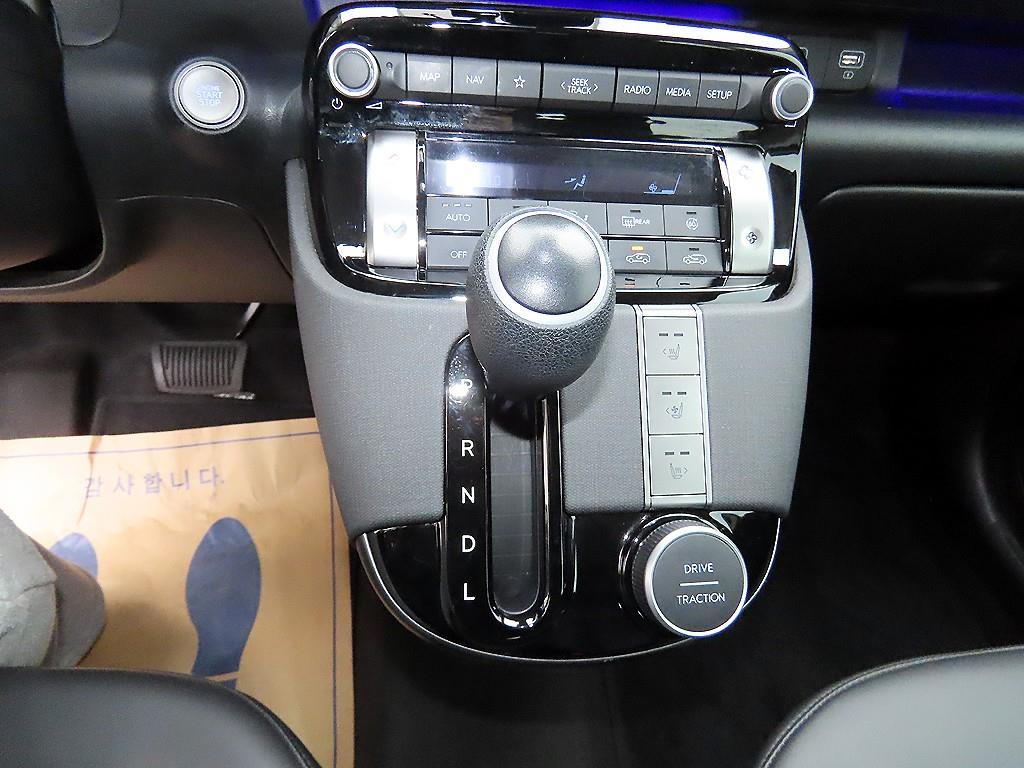 HYUNDAI Casper - Vista 10