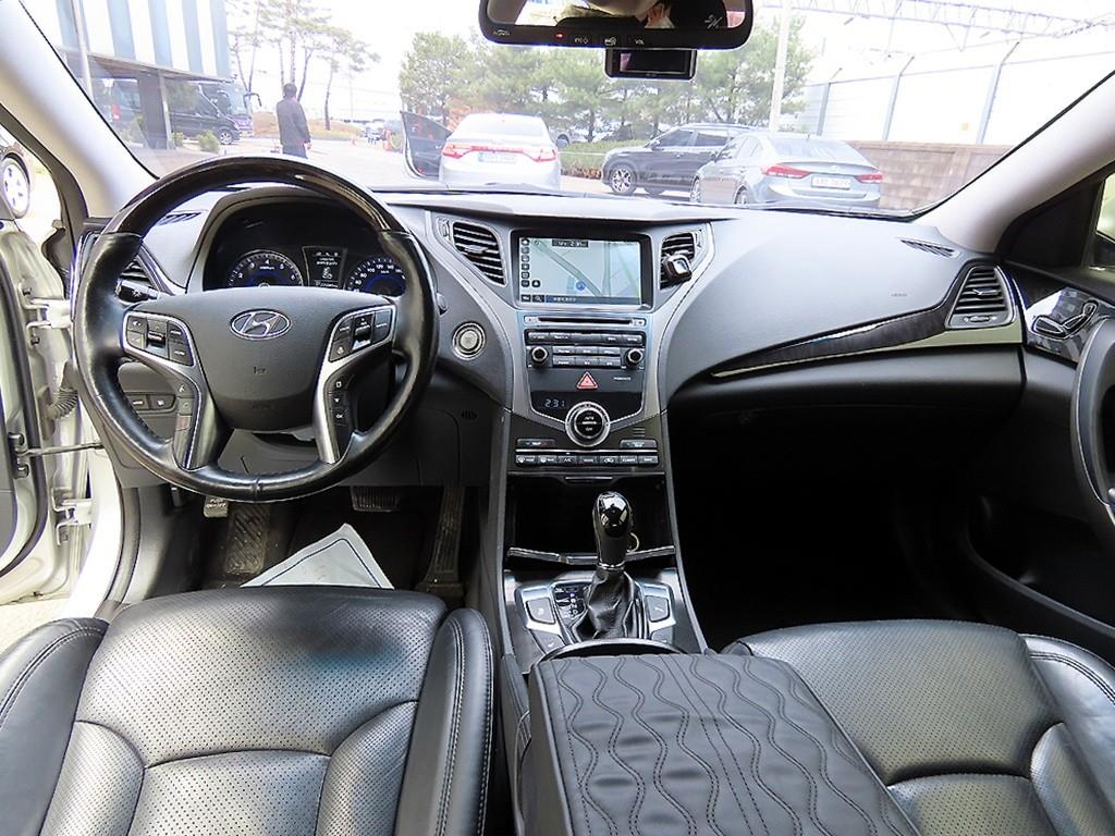 HYUNDAI Grandeur - Vista 7