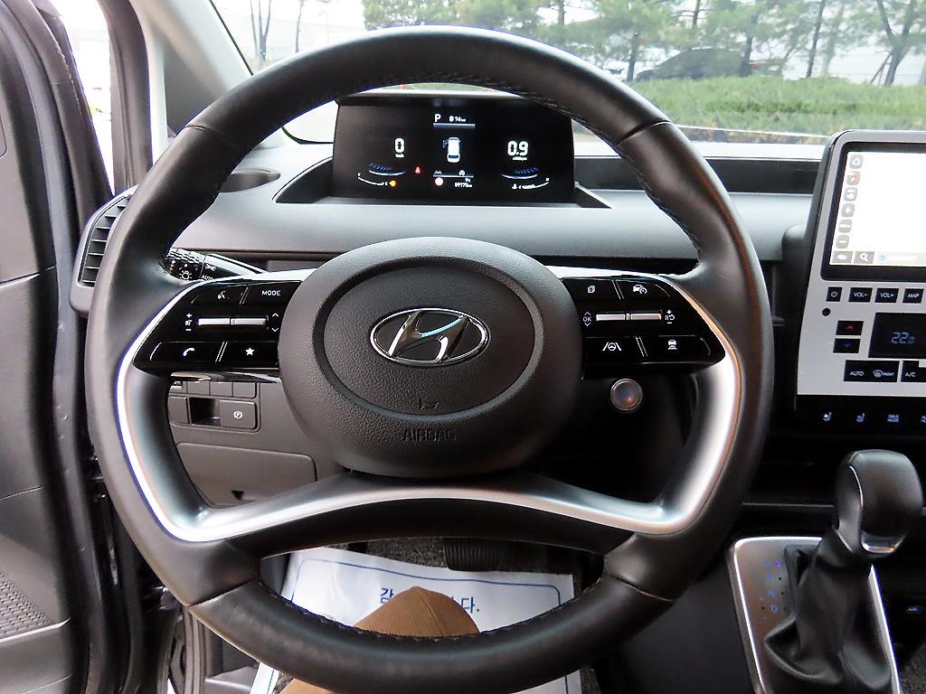 HYUNDAI Staria - Vista 8