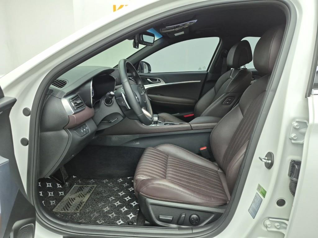 Genesis G70 - Vista 11