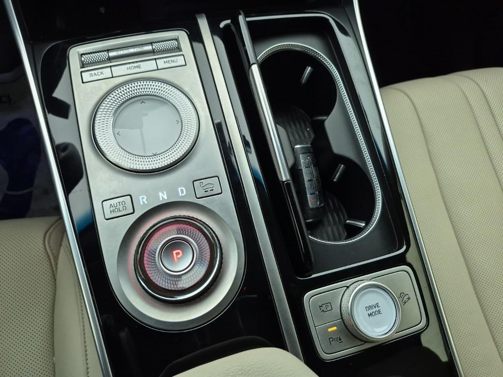 Genesis GV80 - Vista 8