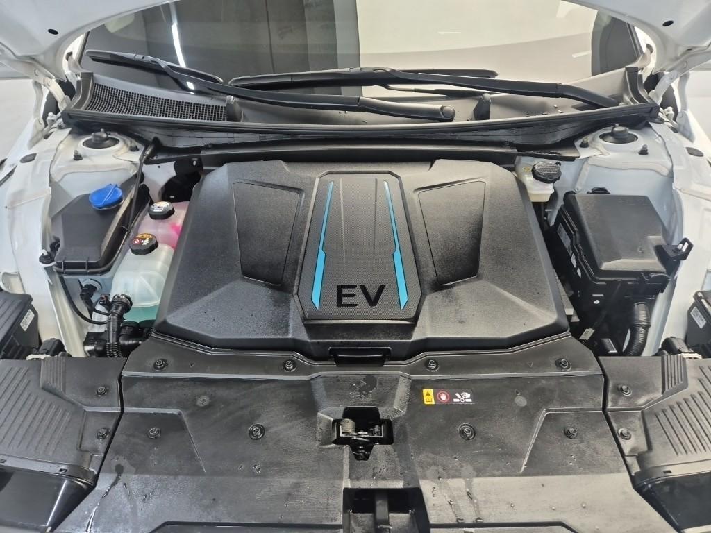 HYUNDAI Ioniq 5 - Vista 6
