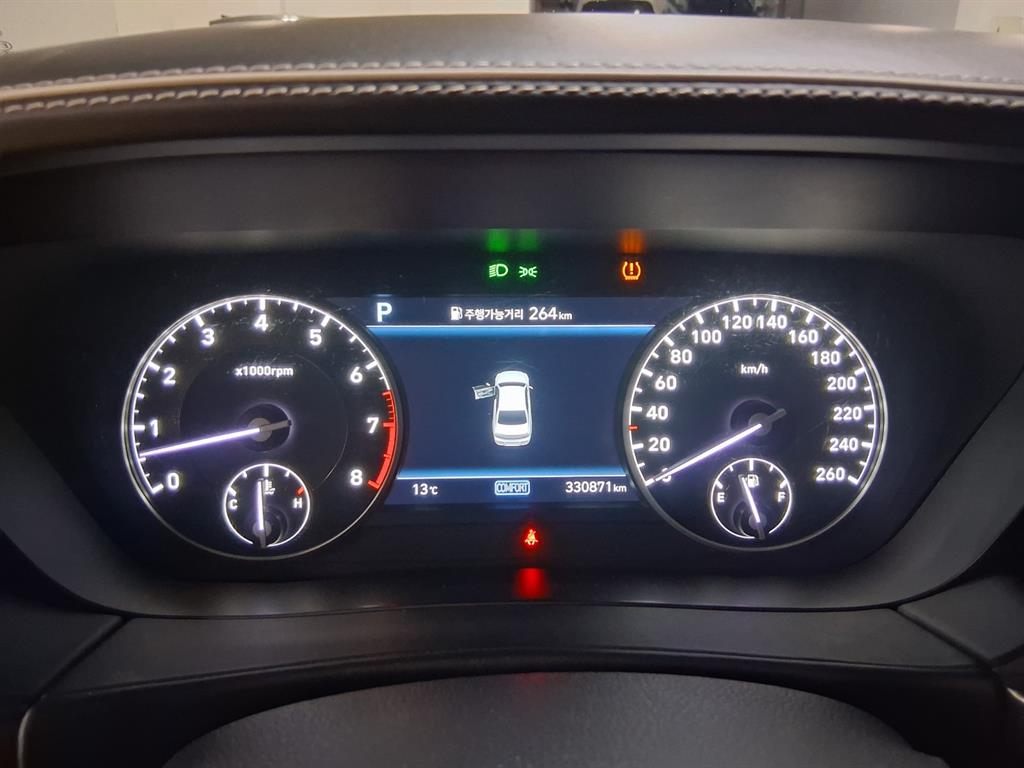 Genesis G90 - Vista 7