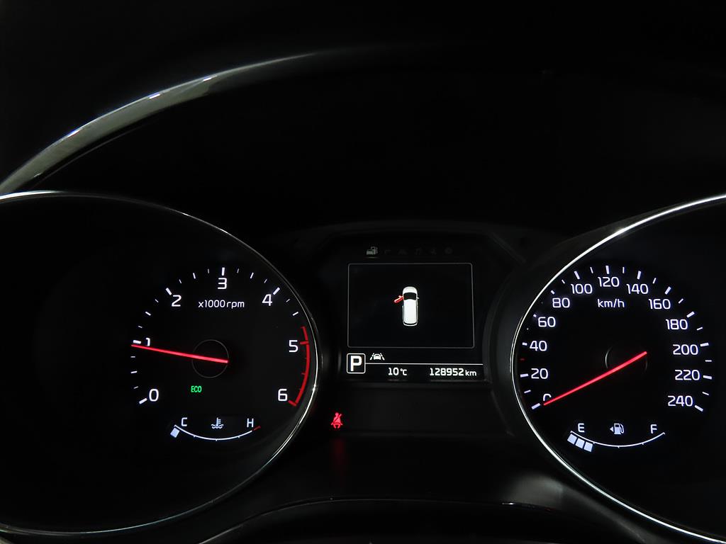 KIA Carnival - Vista 9