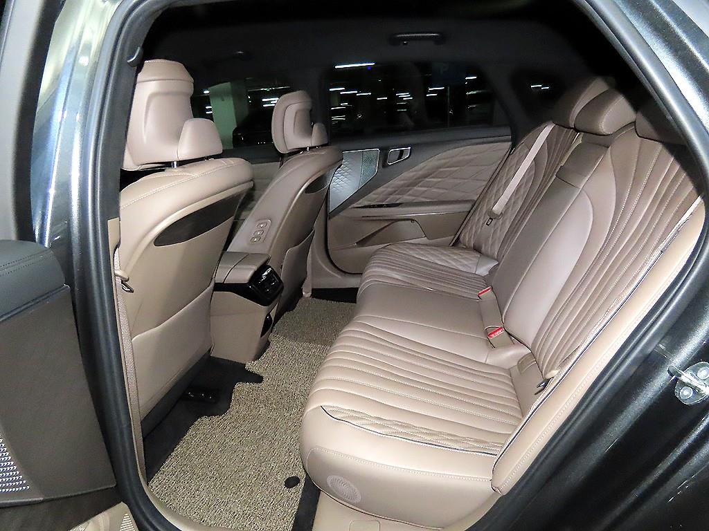 KIA K8 - Vista 7