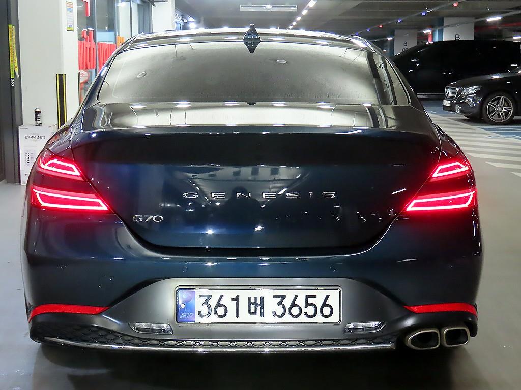 Genesis G70 - Vista 5