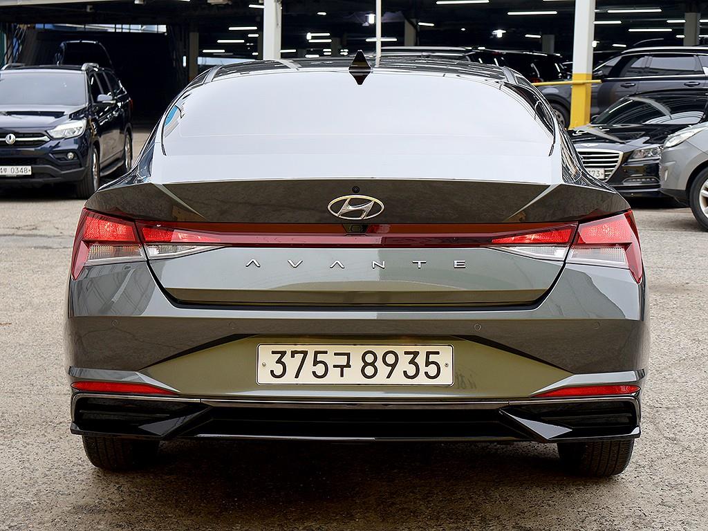 HYUNDAI Avante - Vista 5