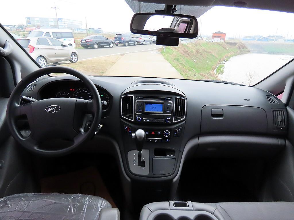 HYUNDAI Starex - Vista 9
