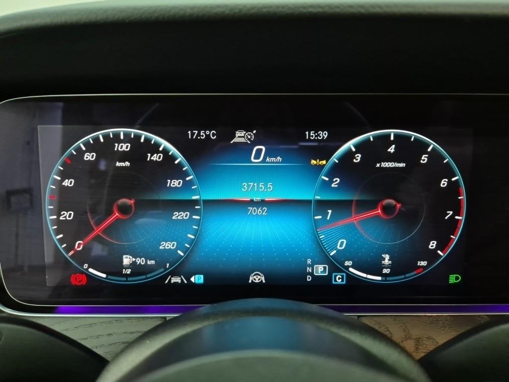 Mercedes Benz E class - Vista 7