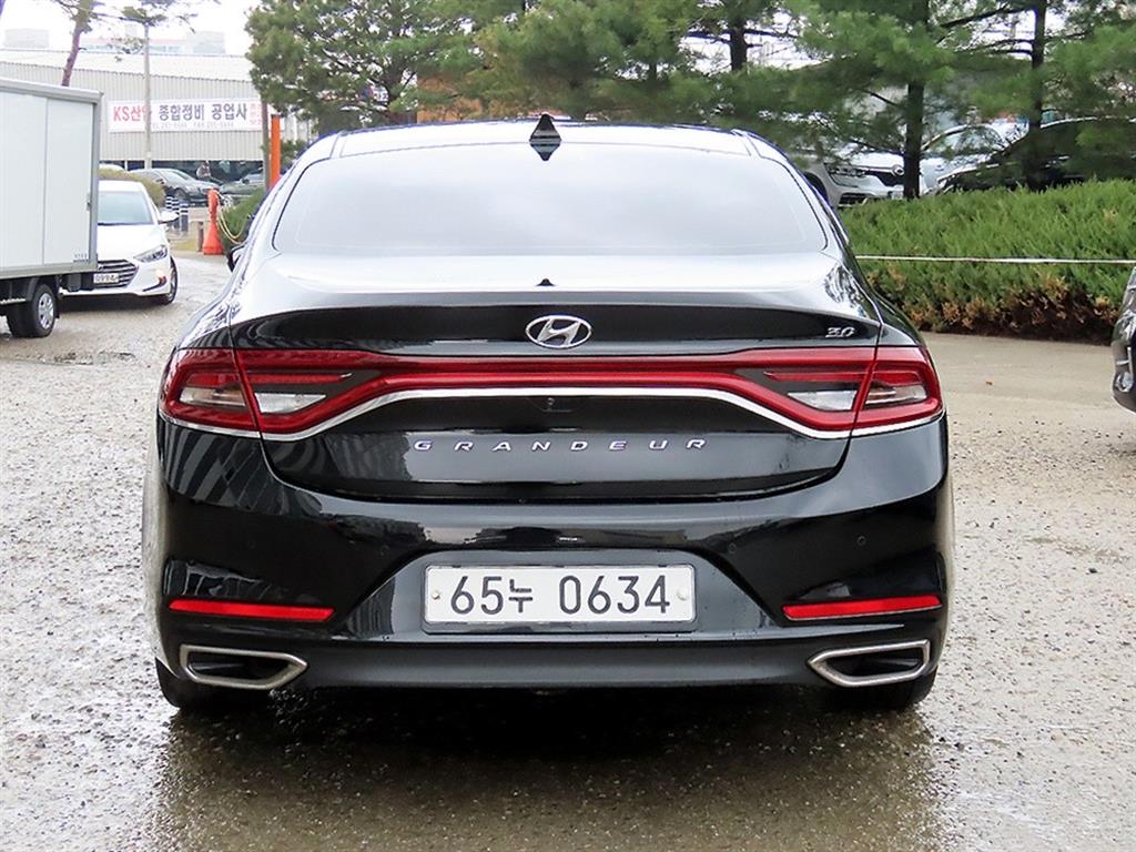HYUNDAI Grandeur - Vista 4