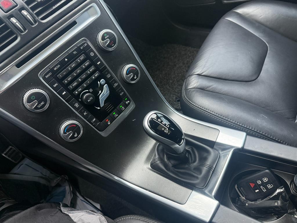 Volvo XC60 2017 Negro - Importación desde Corea - HF Imports Iquique - Foto 18