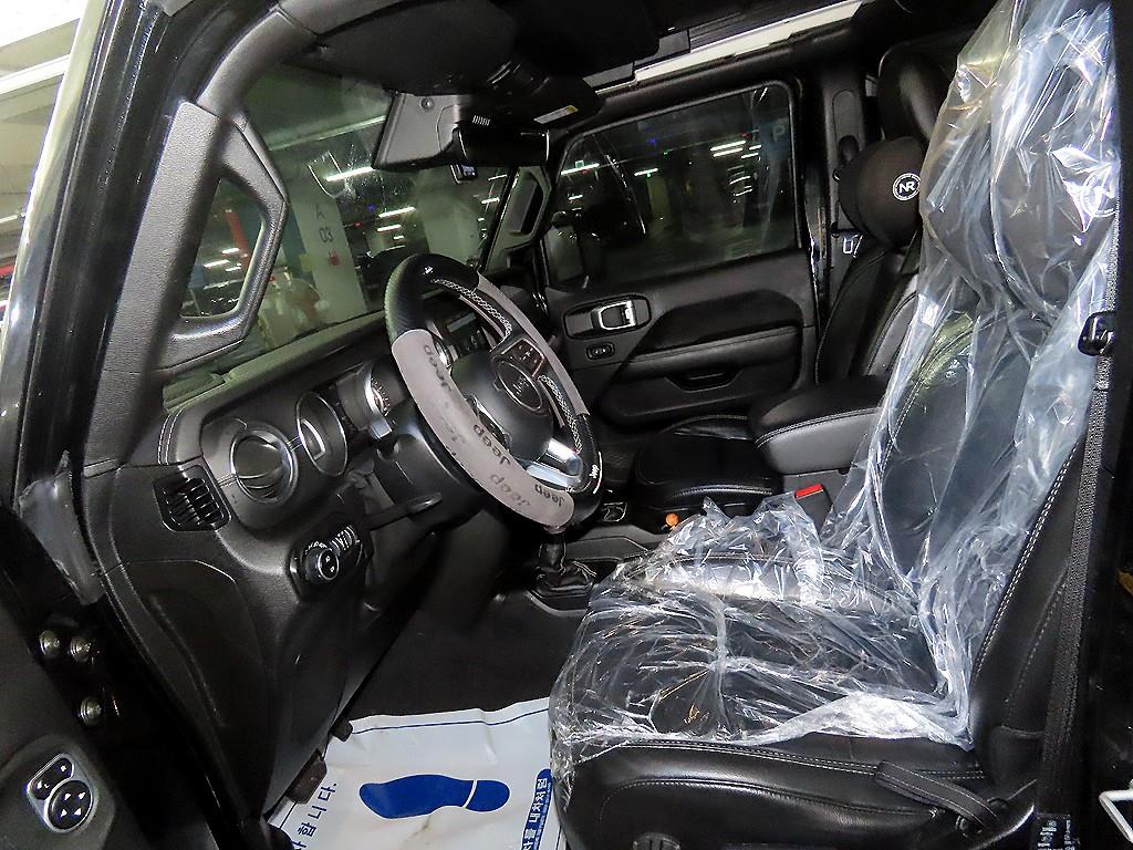 Jeep Wrangler - Vista 6