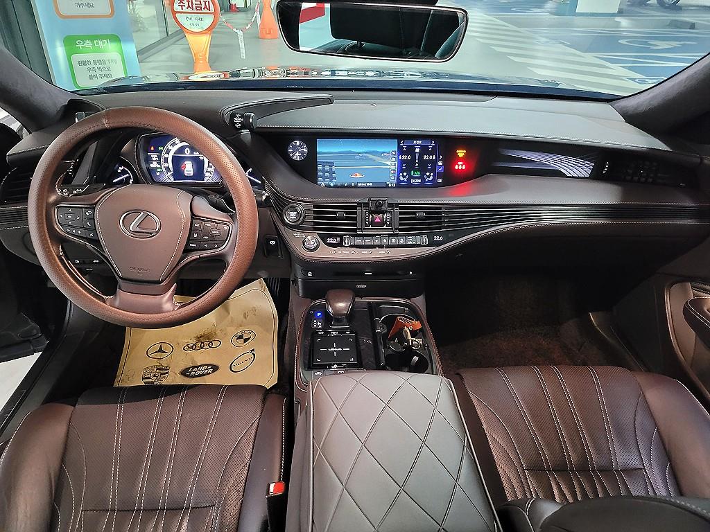 Lexus LS - Vista 6