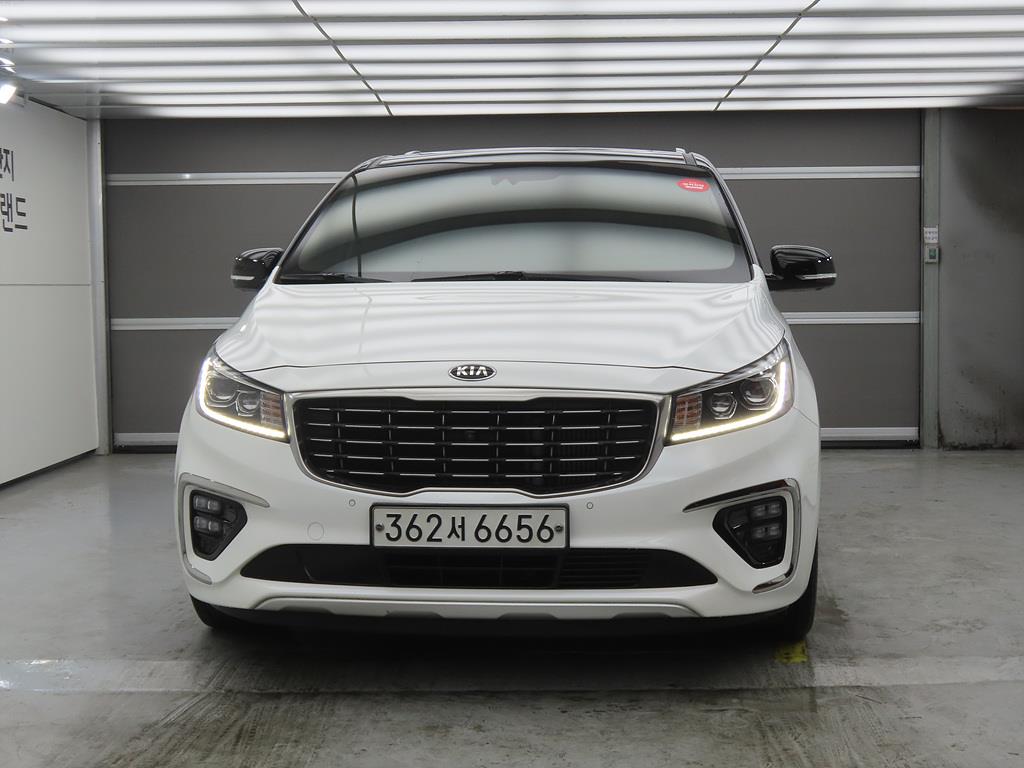 KIA Carnival - Vista 2