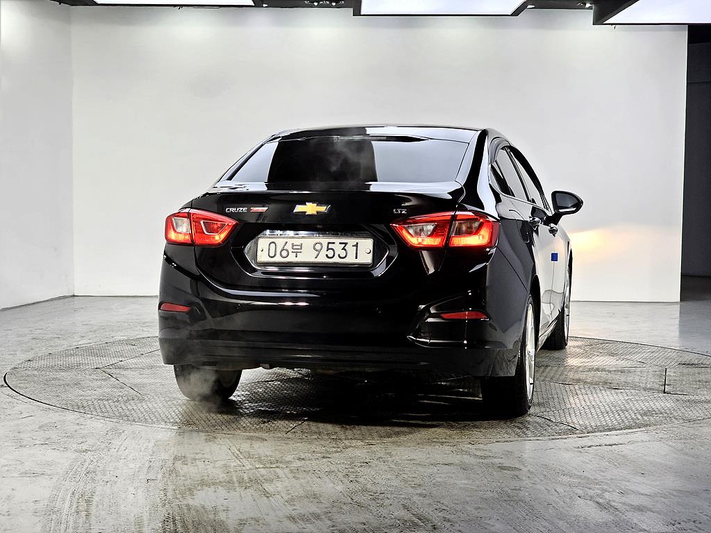 Chevrolet Cruise - Vista 3