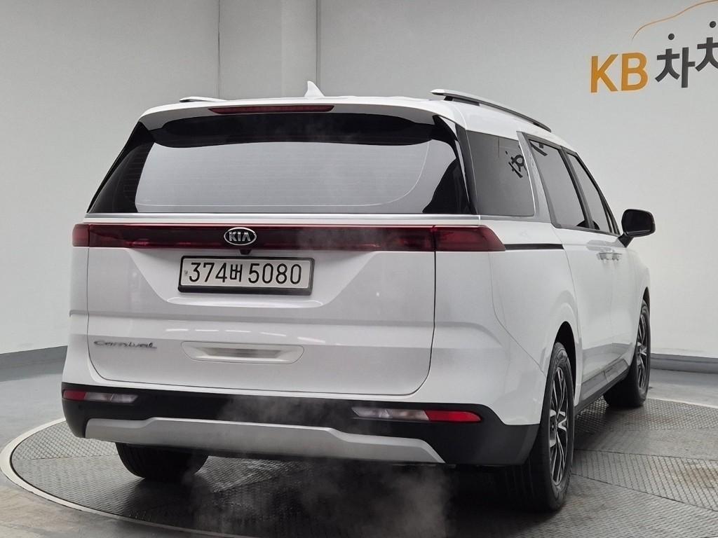 KIA Carnival - Vista 3