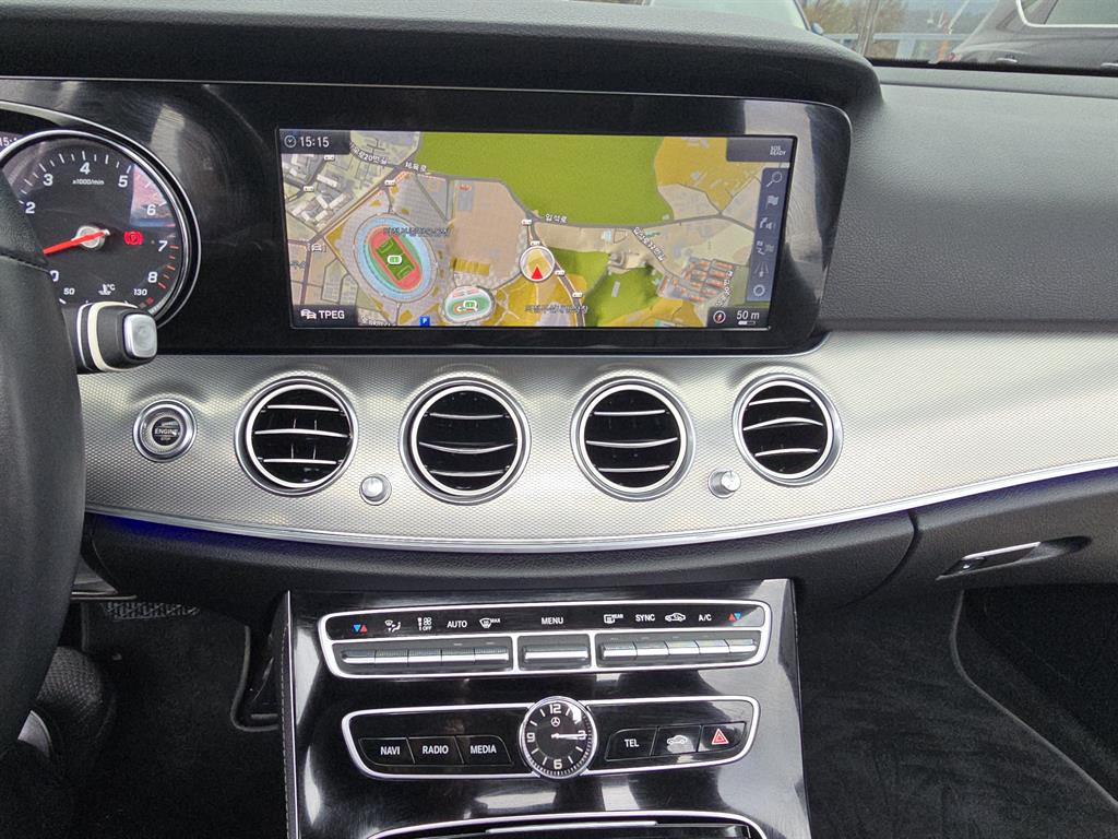 Mercedes Benz E class 2019 Gris - Importación desde Corea - HF Imports Iquique - Foto 19