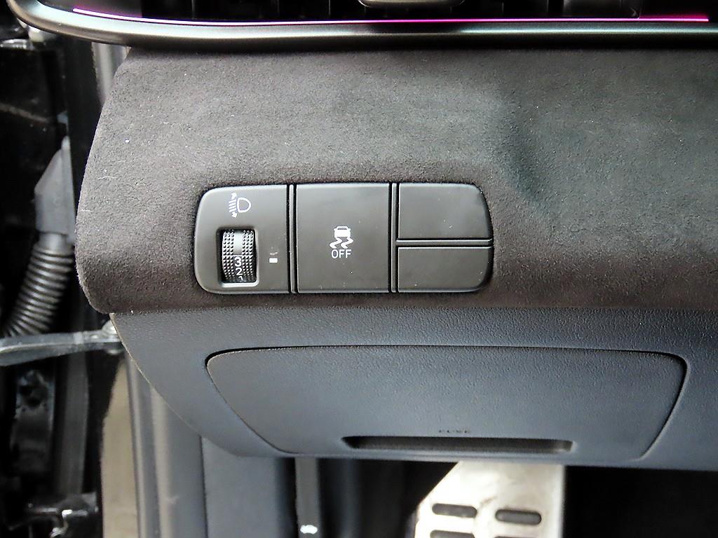 HYUNDAI Avante - Vista 12