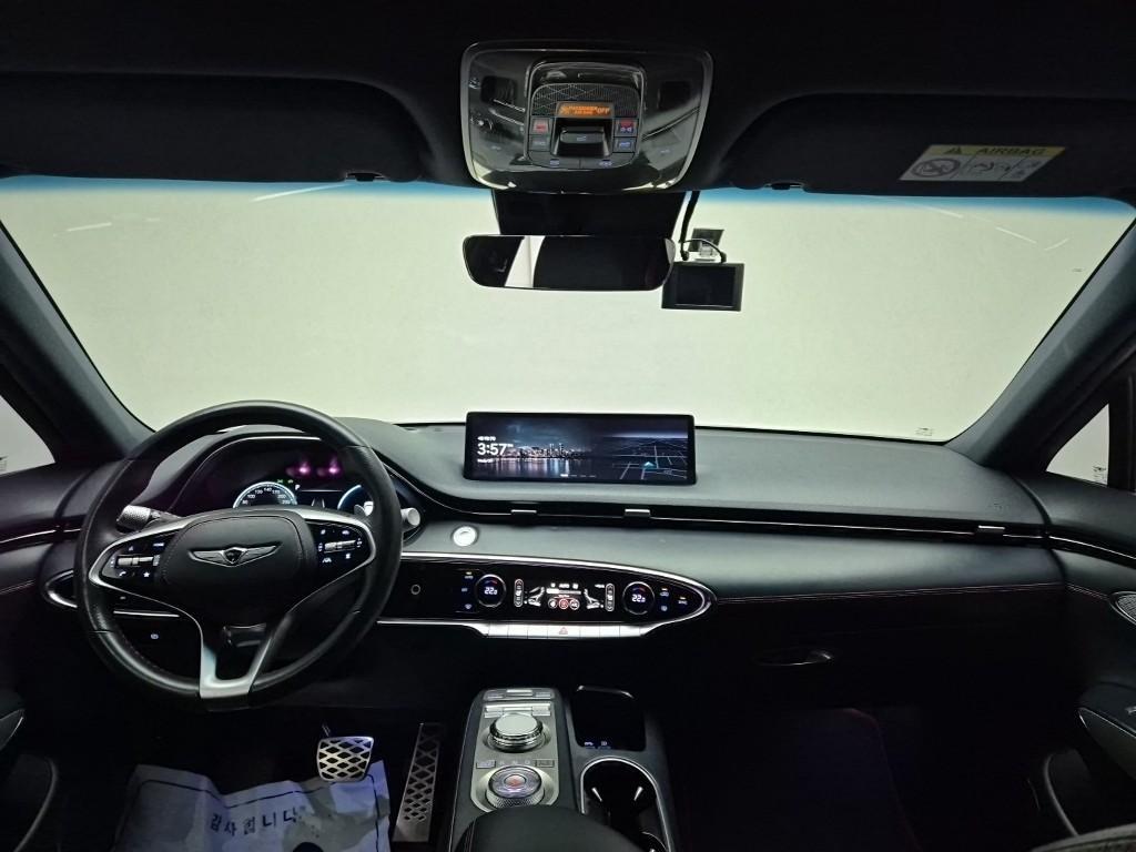 Genesis GV70 - Vista 6