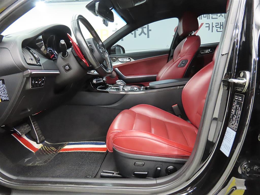 KIA Stinger - Vista 5