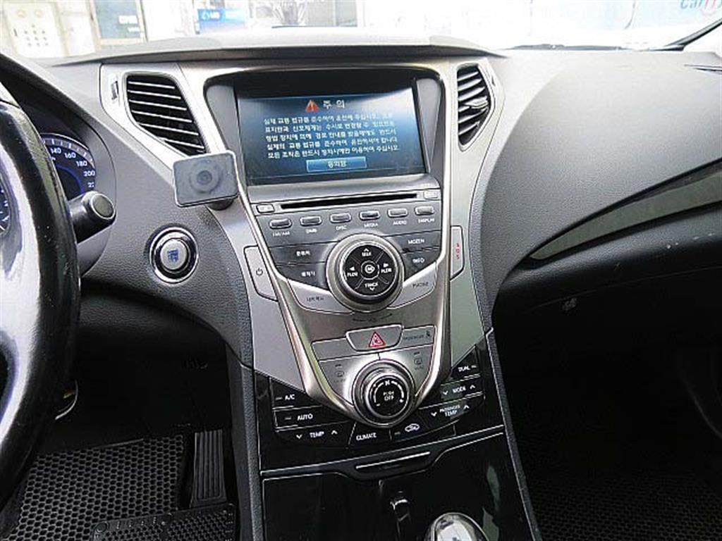 HYUNDAI Grandeur 2012 Blanco - Importación desde Corea - HF Imports Iquique - Foto 8