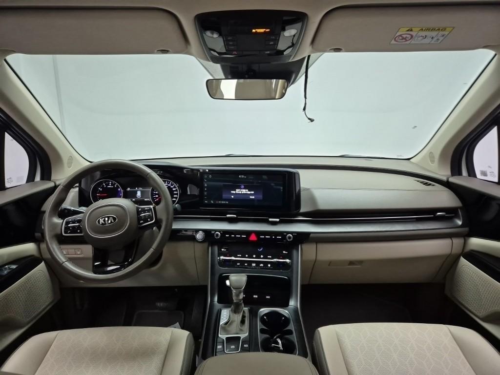 KIA Carnival - Vista 5