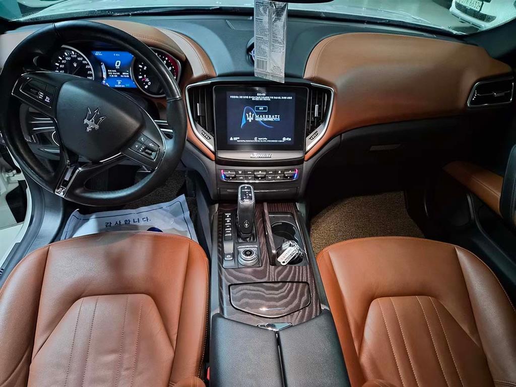 Maserati Ghibli - Vista 10