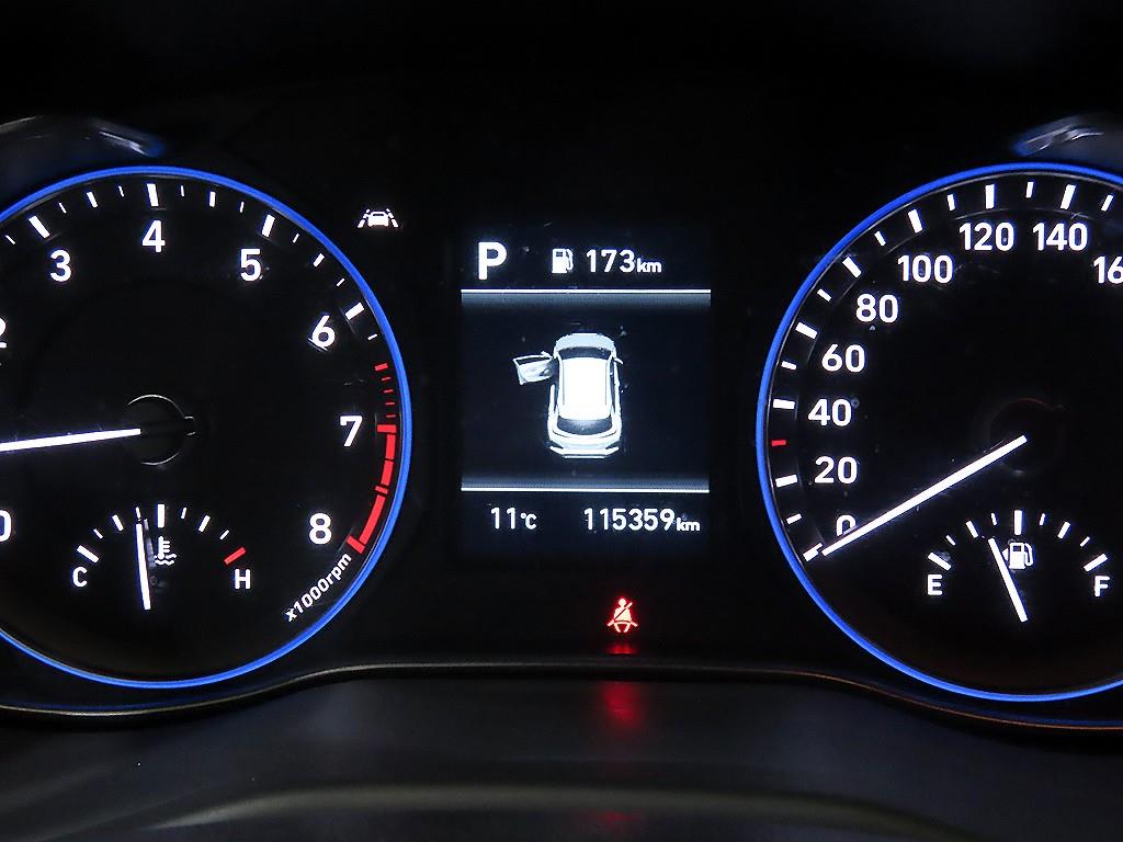 HYUNDAI Kona - Vista 9