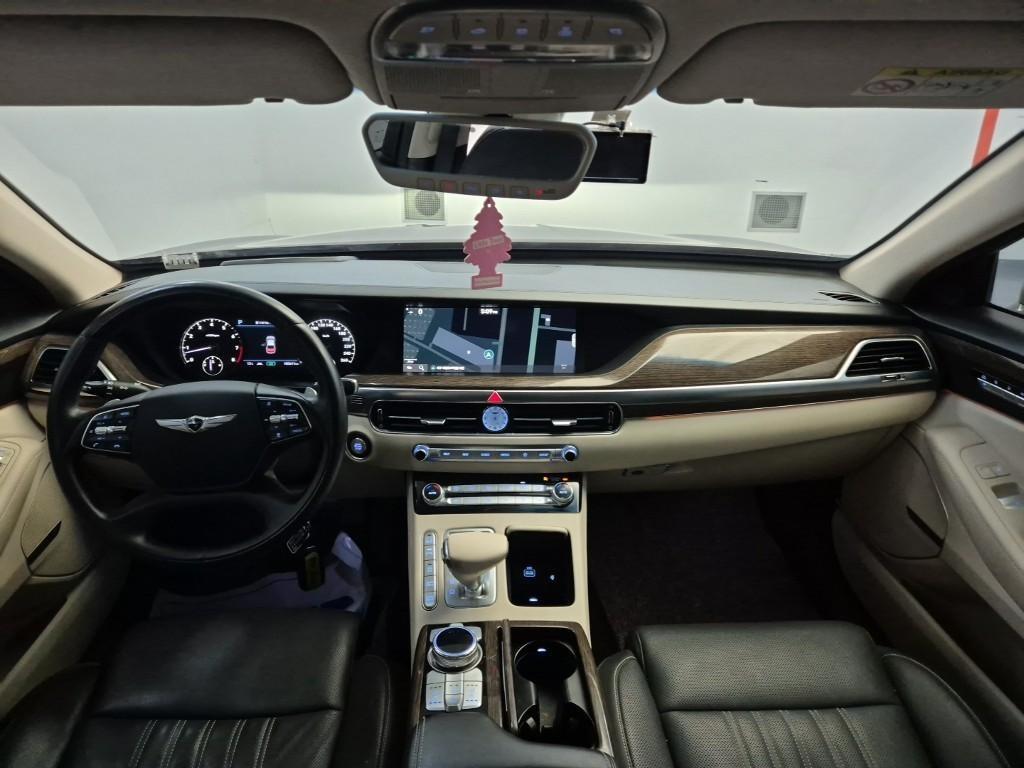 Genesis G90 - Vista 7