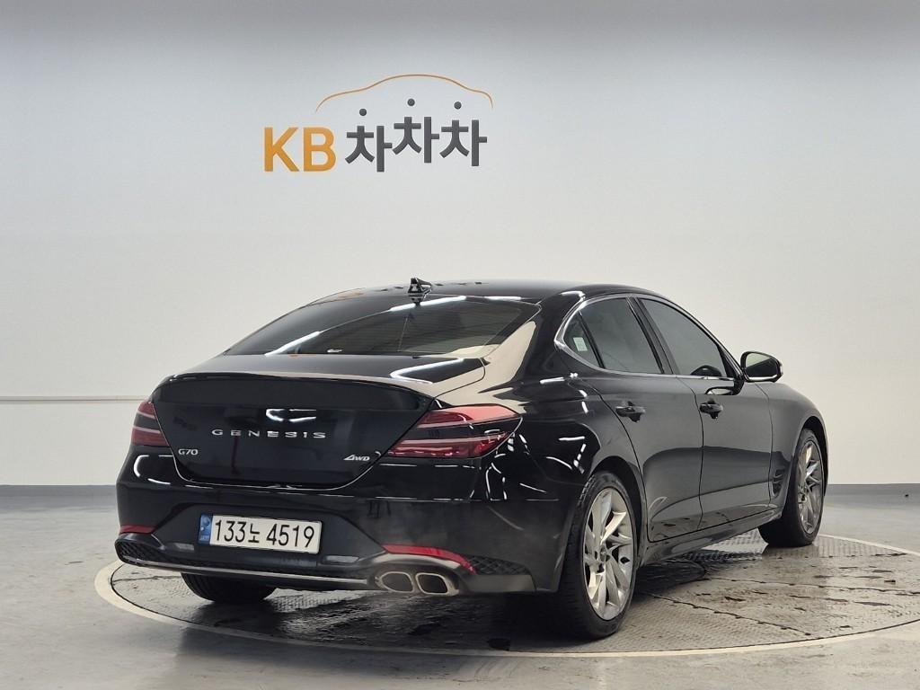 Genesis G70 - Vista 3