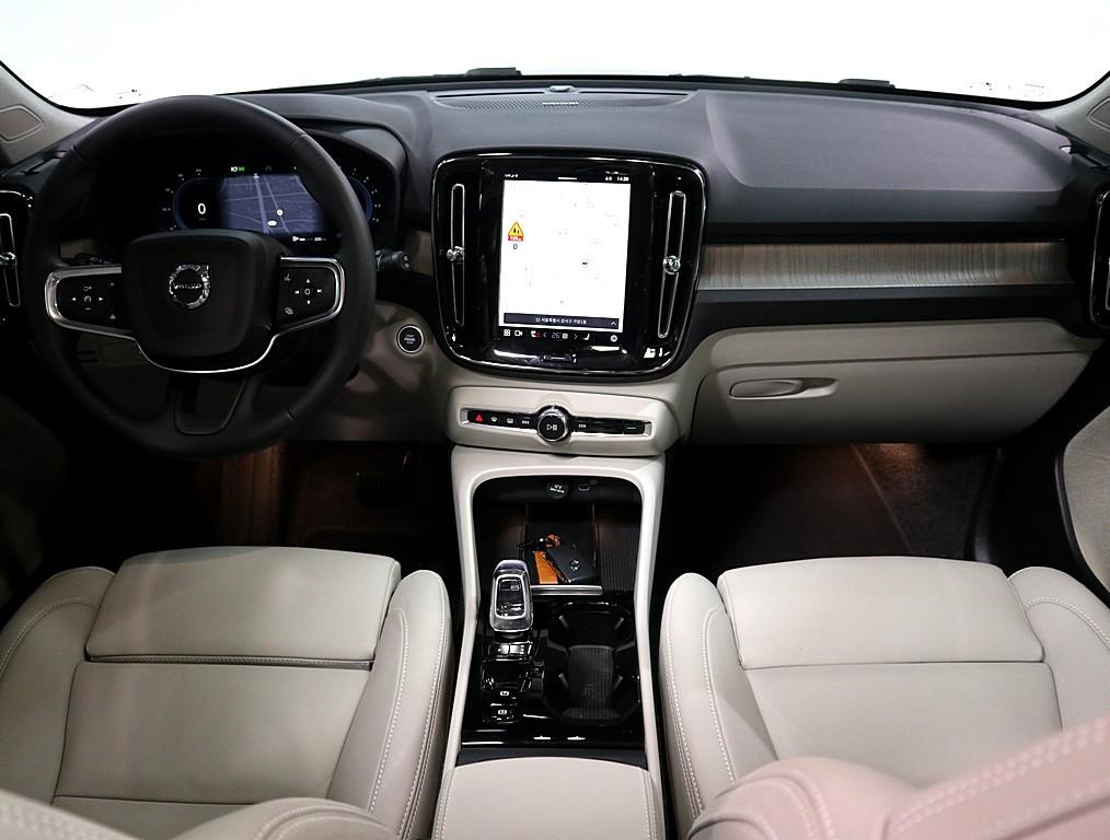 Volvo XC40 - Vista 5