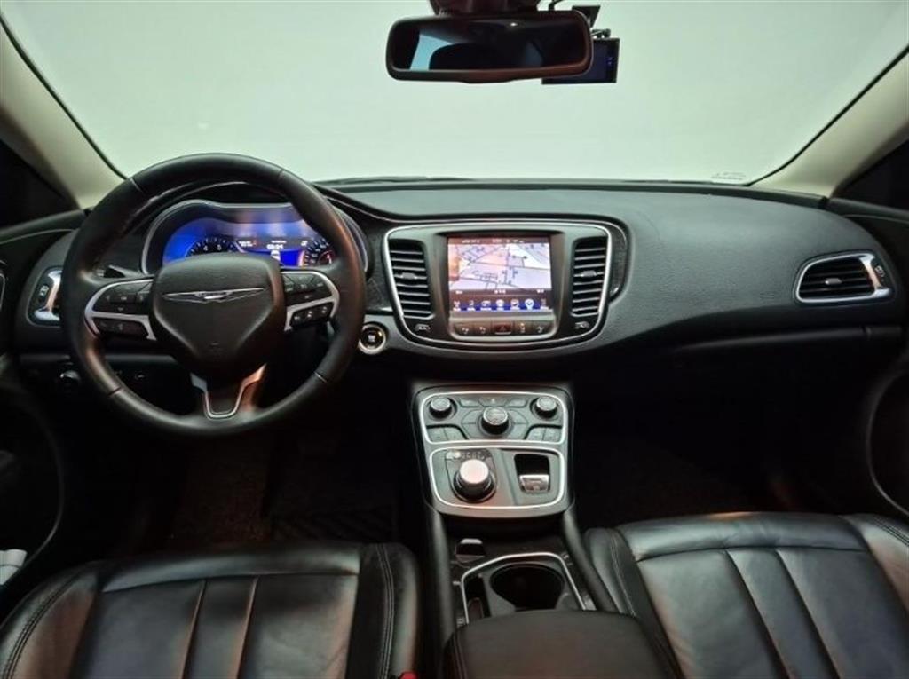 Chrysler 200 - Vista 7