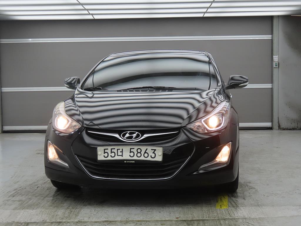 HYUNDAI Avante - Vista 2