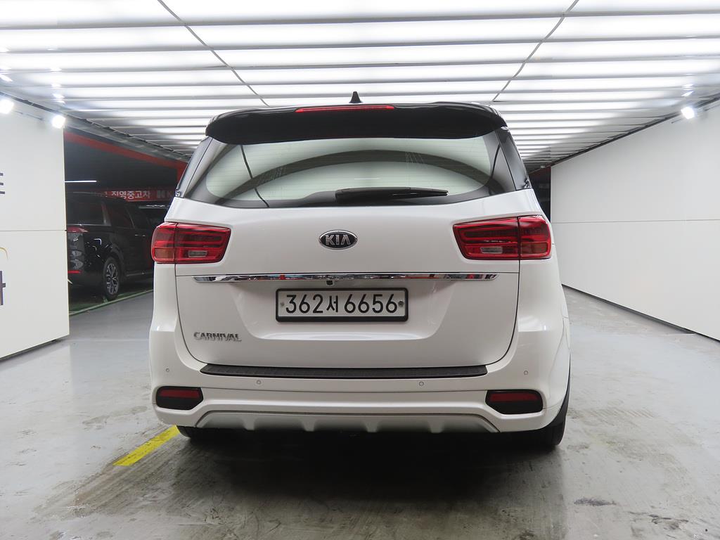 KIA Carnival - Vista 4