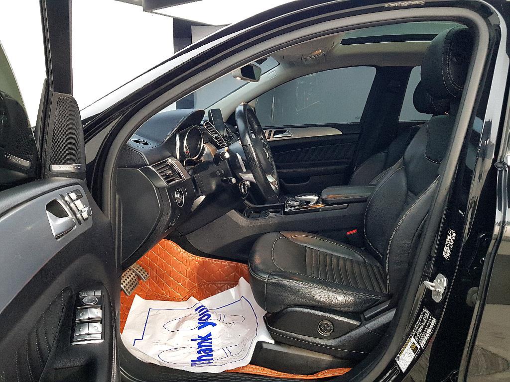 Mercedes Benz GLE Class - Vista 8