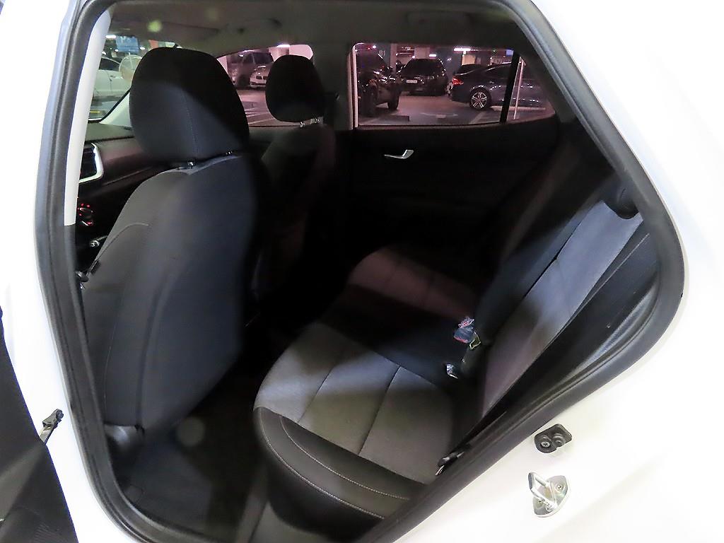 KIA Stonic - Vista 7