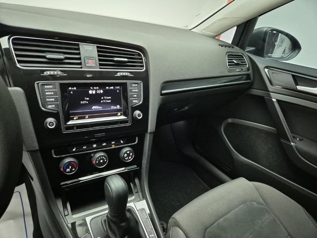 Volkswagen Golf - Vista 10