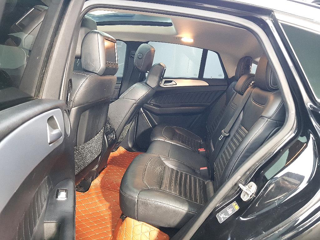 Mercedes Benz GLE Class - Vista 9