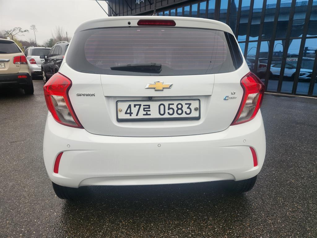 Chevrolet Spark - Vista 5