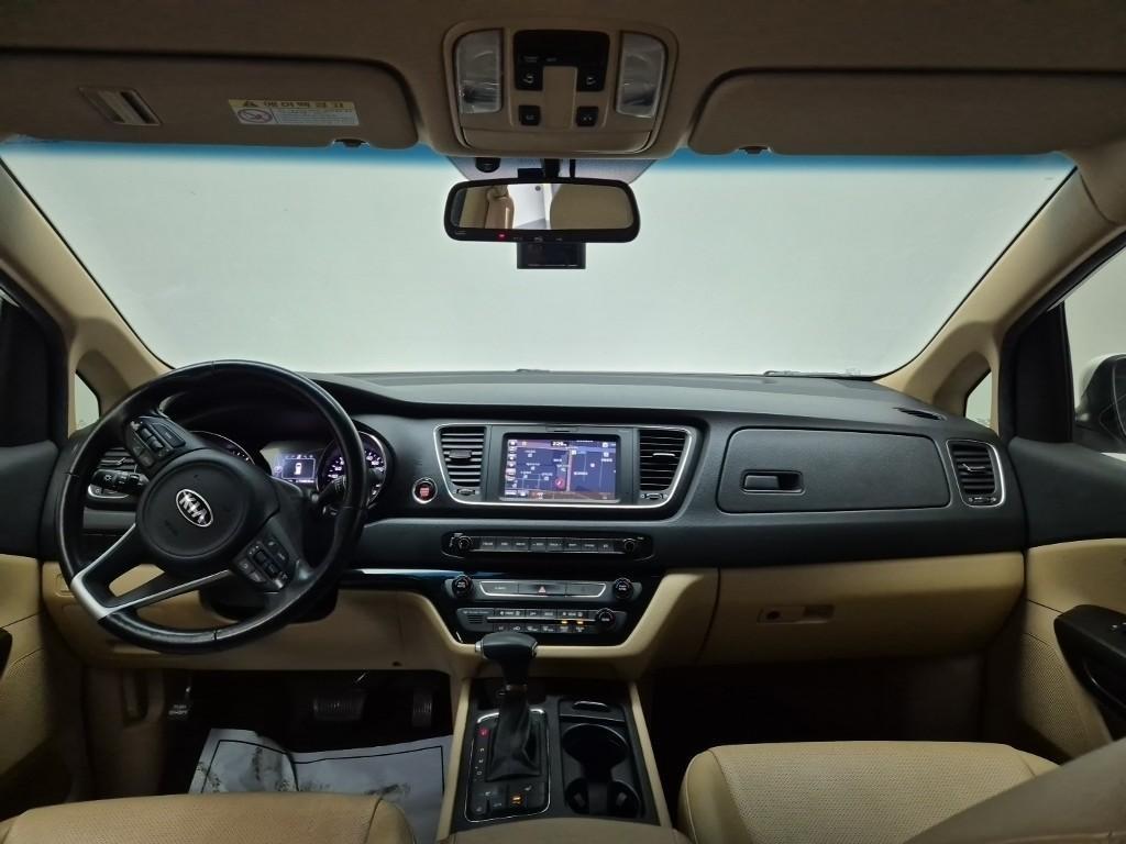 KIA Carnival - Vista 7