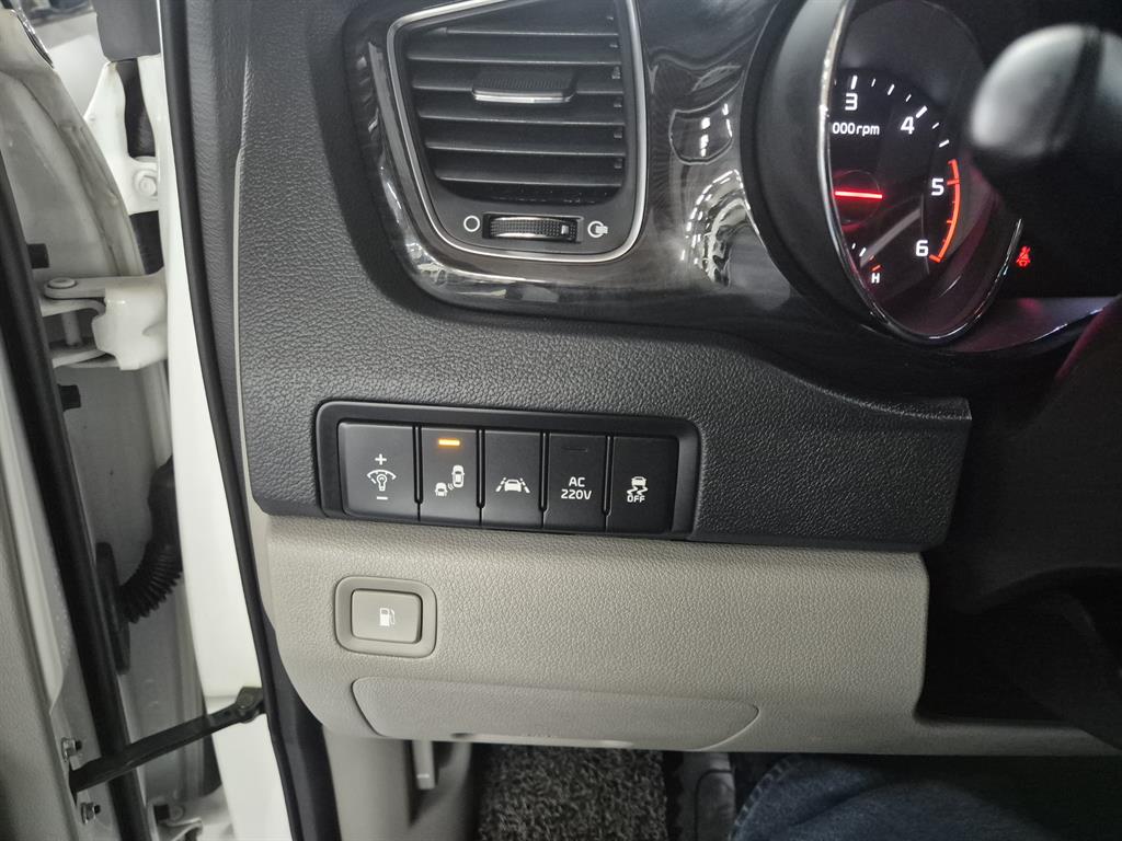 KIA Carnival - Vista 10
