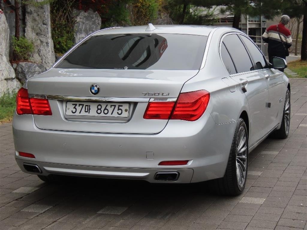 BMW 7 Series - Vista 5